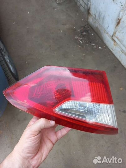 Фонарь задний внутренний левый форд фокус 3 2012