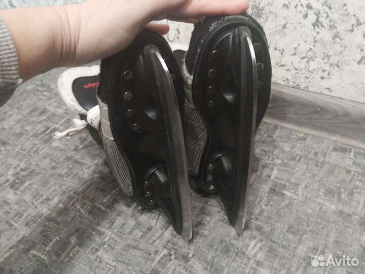 Коньки хоккейные детские 35 размер