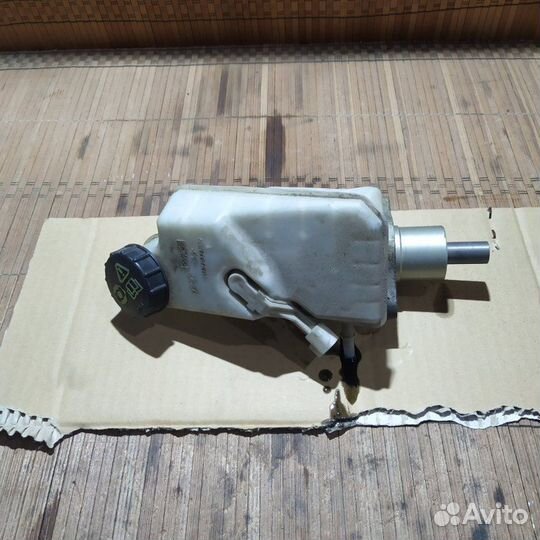 Главный тормозной цилиндр Ford Focus 2 универсал 1