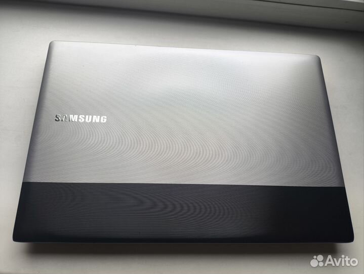 Ноутбук samsung rv515