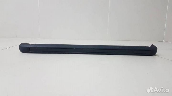 Направляющая шторки багажника Skoda Yeti 2009