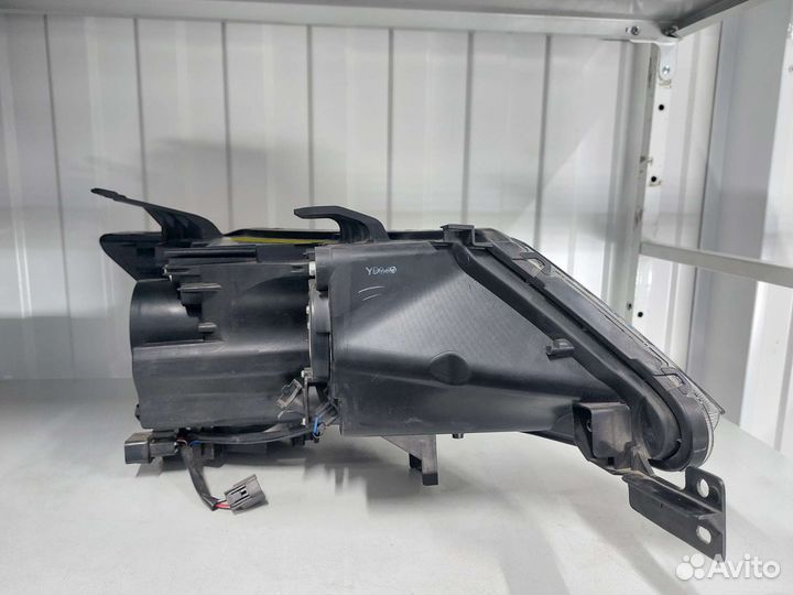 Фара левая Mitsubishi Outlander 06-10г.в. ксенон