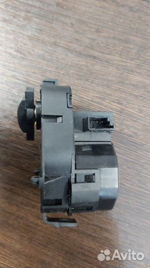 Сервопривод заслонок печки Bmw 520D E60 N47 2009