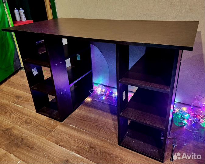 Письменный стол