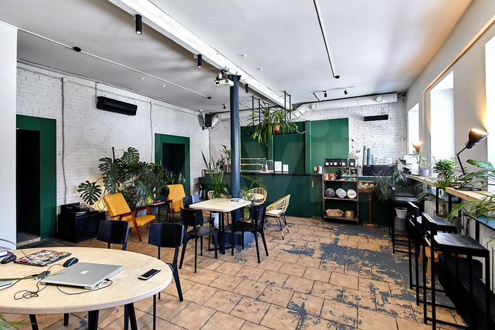 Торговое на фасад, 118.4 м²