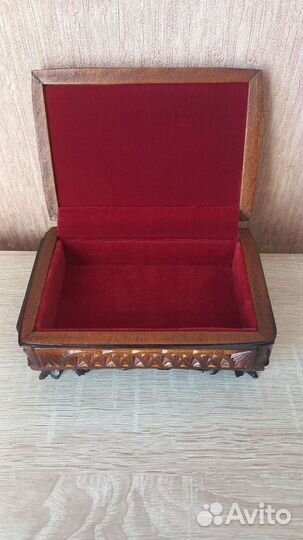 Шкатулка деревянная