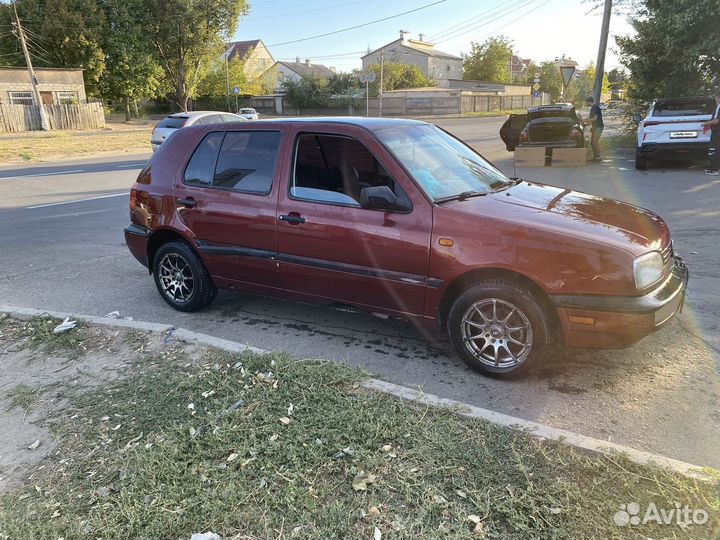 Volkswagen Golf 1.8 МТ, 1996, 240 000 км