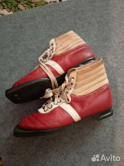 Лыжные ботинки 39 р