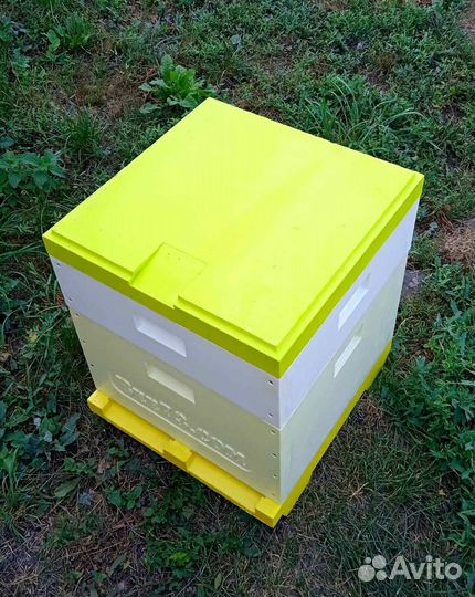 Улей для пчёл 12 рамочный ППУ в разобранном виде