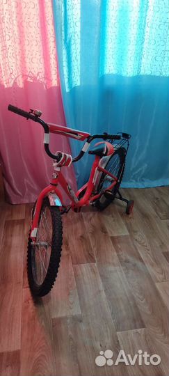 Детский велосипед четырехколесный