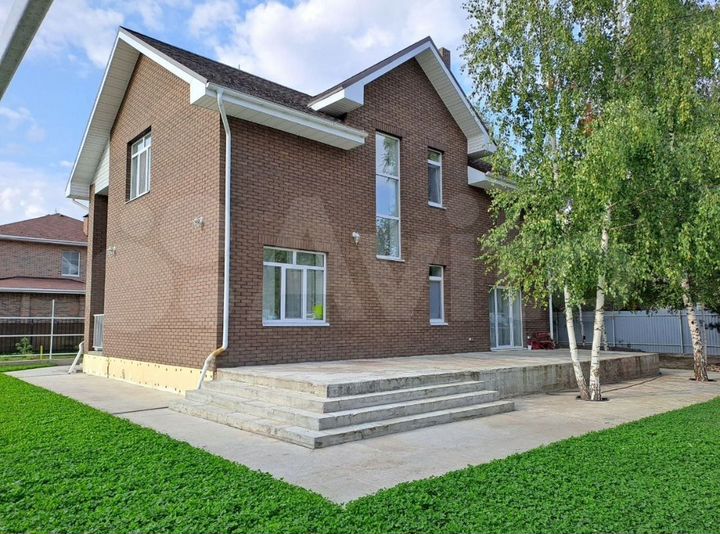 Дом 160 м² на участке 7 сот.