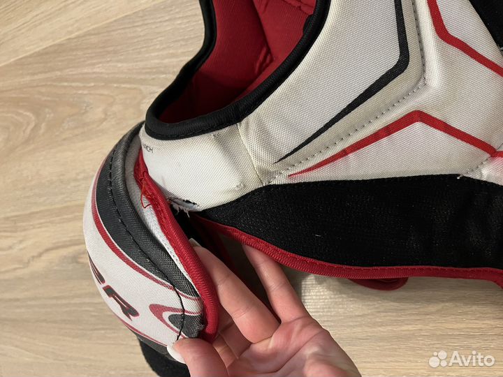 Нагрудник хоккейный на подростка