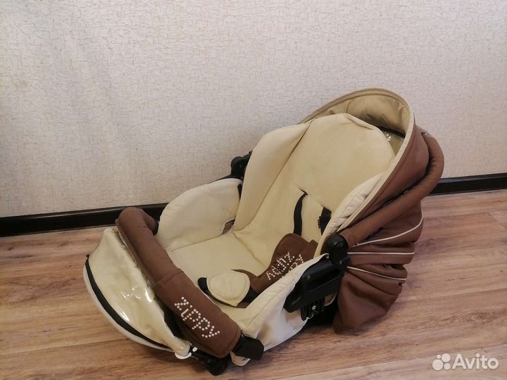 Коляска zippy 3 в 1