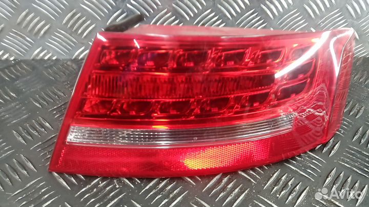 Б/У Б/У Фонарь задний правый 8T8945096D VAG