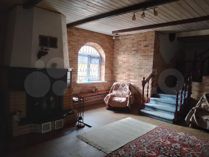 Дом 180 м² на участке 7 сот.