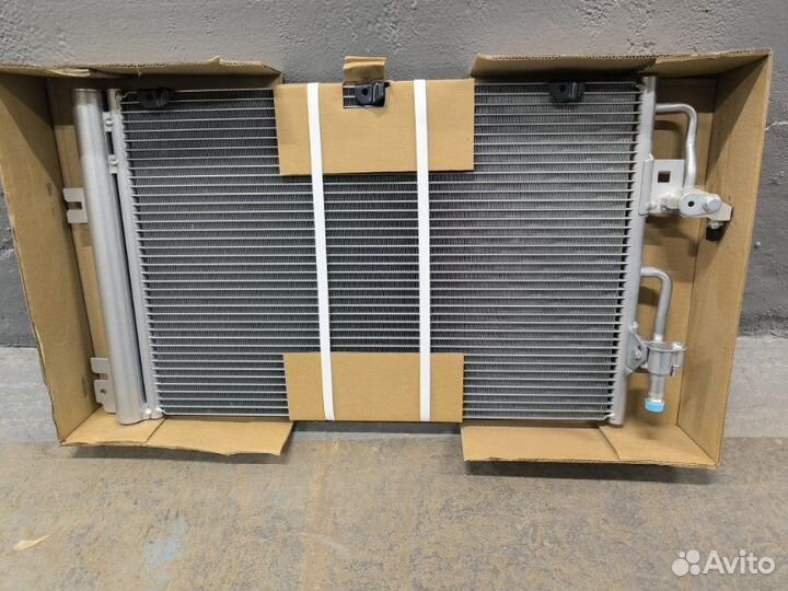 Радиатор кондиционера Opel Zafira 2005-2014