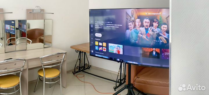 Аренда телевизора на стойке 55
