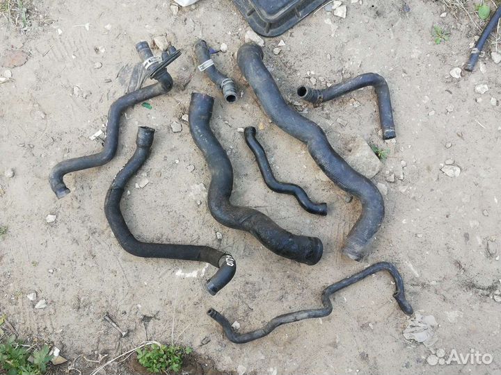 Патрубок системы охлаждения Мерседес W210