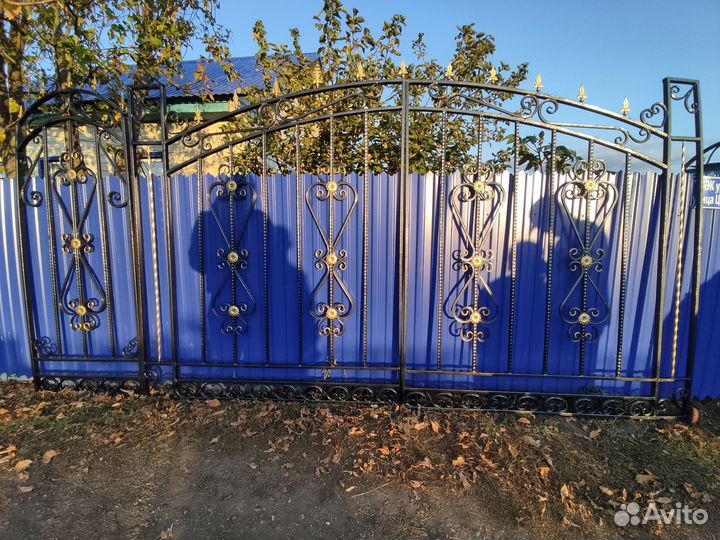 Кованые ворота с калиткой