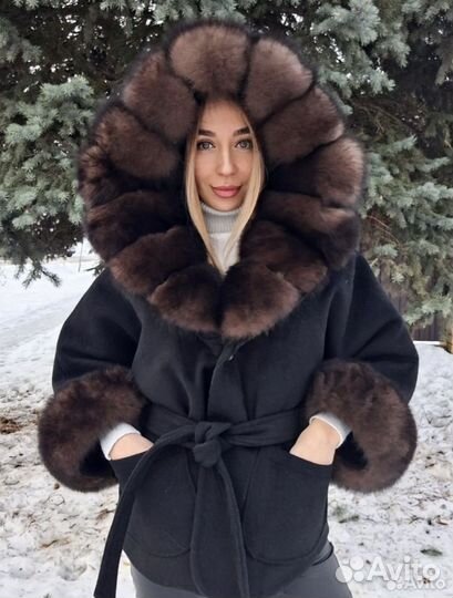 Кашемировое пальто с мехом песца