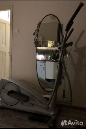 Эллиптический тренажер Харис в отличной форме