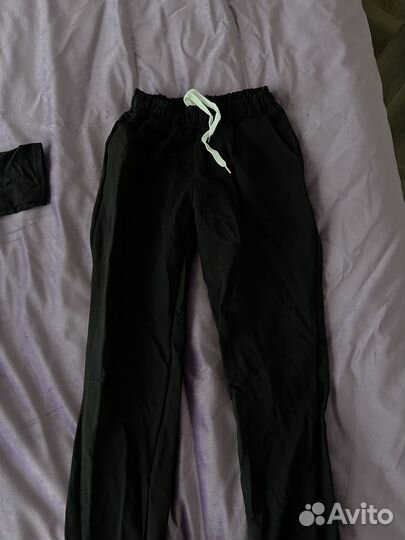 Спортивные костюм женский