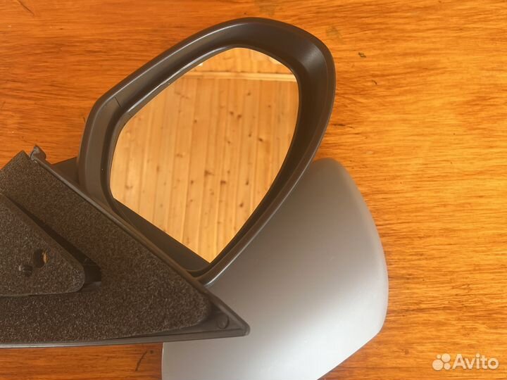 Зеркало левое на mazda 3