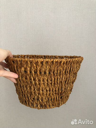 Кашпо с искусственными цветами