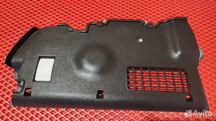 Накладка под бардачок Kia Quoris рестайлинг KH 09