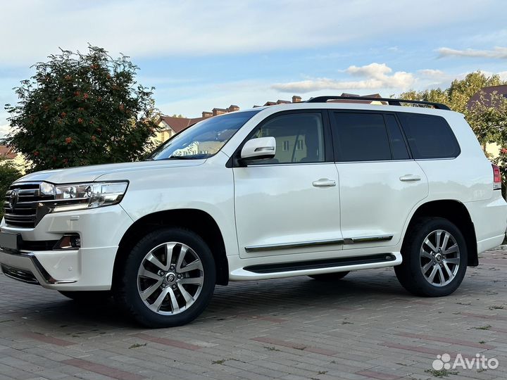 Toyota Land Cruiser, 2015