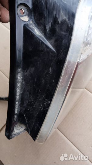 Фонарь правый Mitsubishi Outlander cu 05г