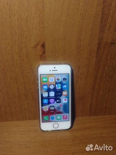 iPhone SE, 32 ГБ