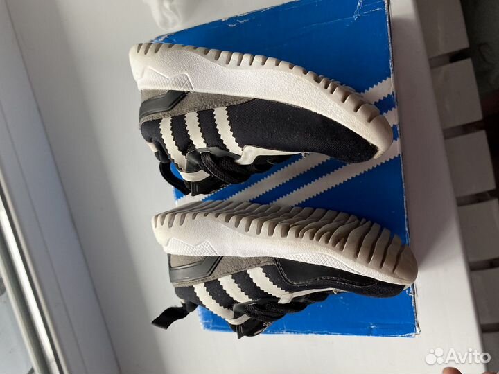 Кроссовки adidas