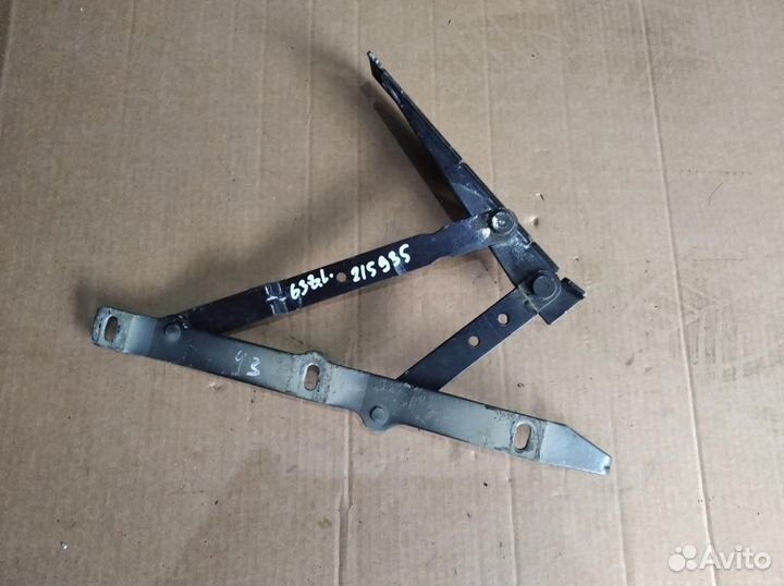 Петля капота W638 V-class 111,978 2000