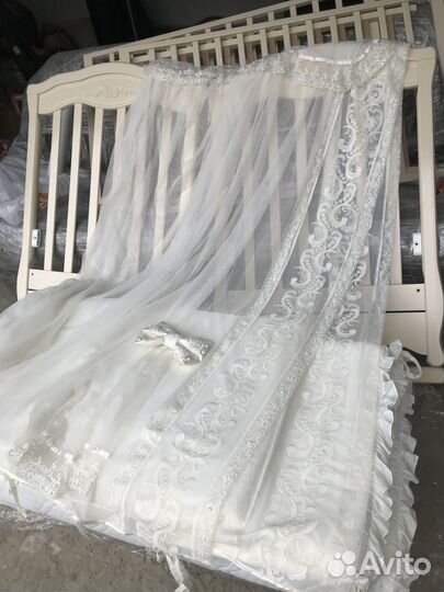 Детская кроватка со съемными колесиками