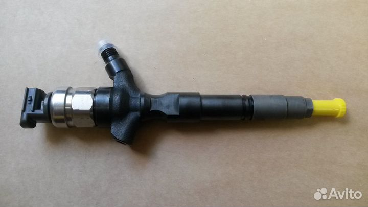 Форсунки Тойота Авенсис 2.0D