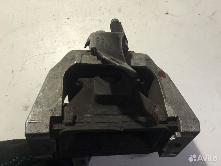 Опора двигателя правая Тур Octavia Tour