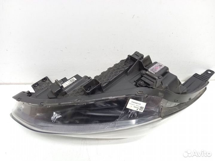 Kia Sportage f1 (c 18) фара правая
