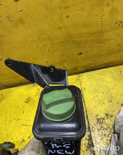 Бачок гур Vw Passat B5,Skoda Superb новый,Оригинал