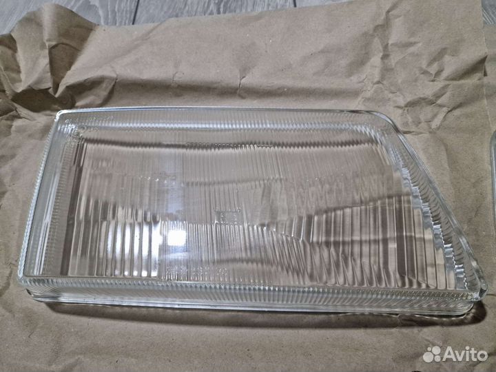 Стекла передних фар Audi 100 C4 (45) Новые