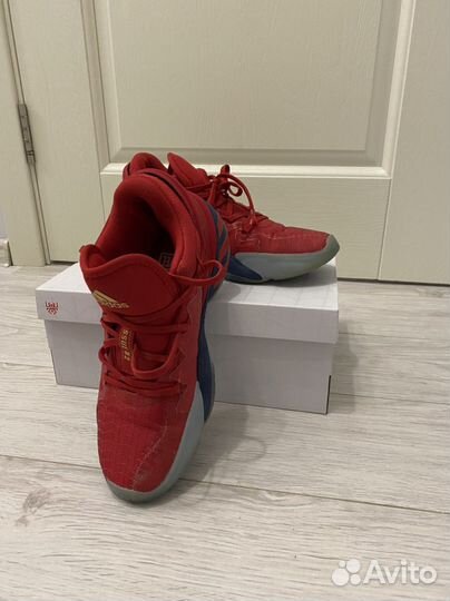 Баскетбольные кроссовки Adidas по стельке 27,5 см