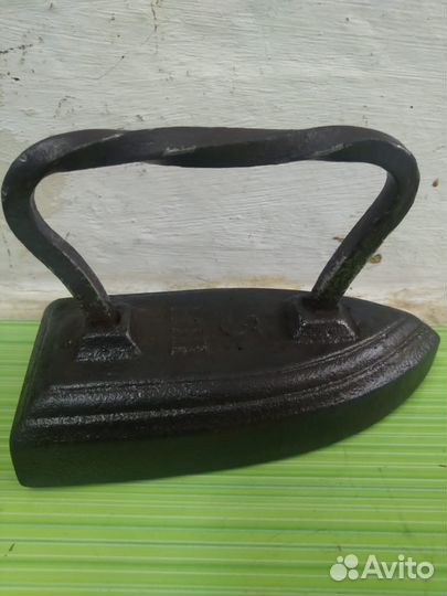 Утюг старинный