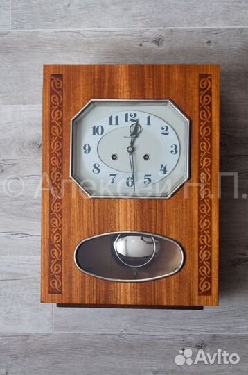 Янтарь. Часы настенные с боем, СССР. 1991 г