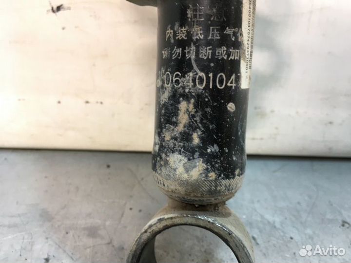 Стойка подвески задняя левая Geely Emgrand Ec7