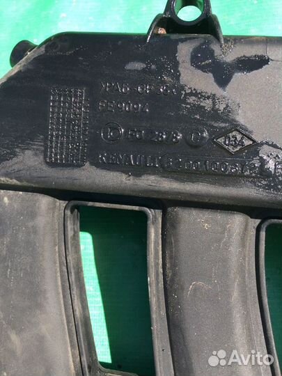 Впускной коллектор Рено Клио 1,4л. 1998-2001