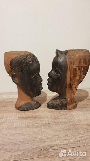 Бюсты из черного дерева (Нигерия)