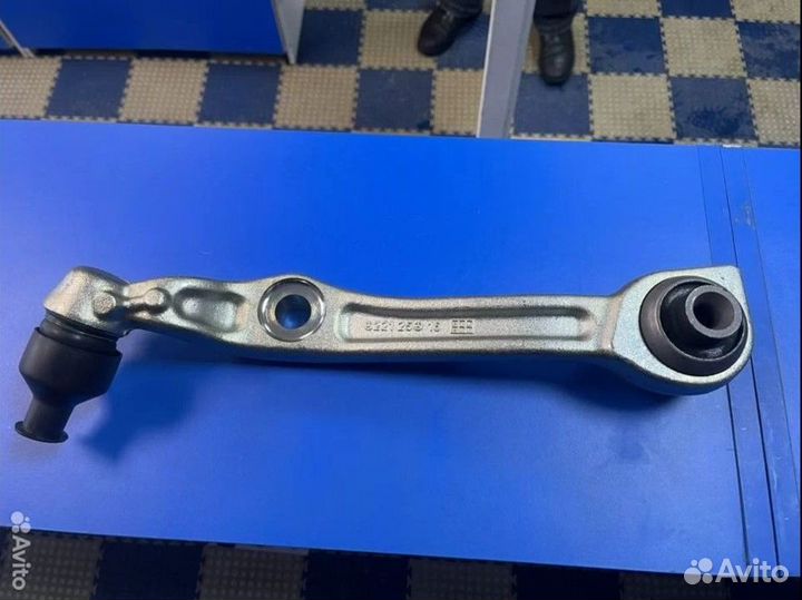 Рычаг передней подвески Mercedes A 221 330 77 07