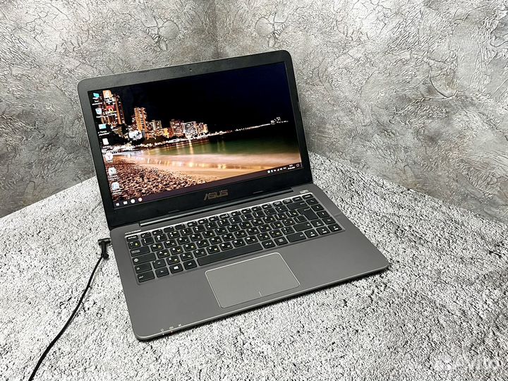Ноутбук asus 4 ядра с SSD диском