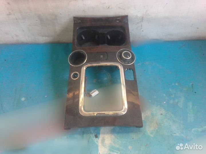 Консоль VW Touareg 2002-2010