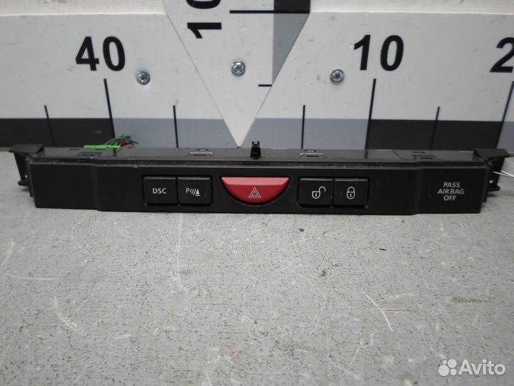 Кнопка аварийной сигнализации Land Rover Range Rov